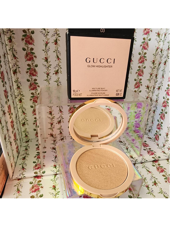 Gucci Other - Gucci Glow Highlighter Warm Gold 03
#glow #highlighter